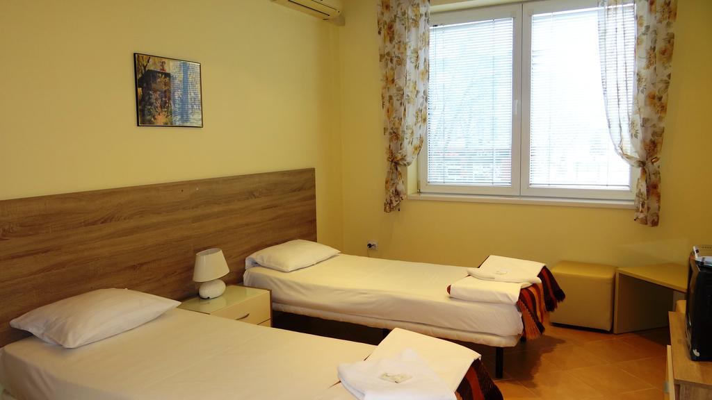 Guest Rooms Kom Sofia Ruang foto